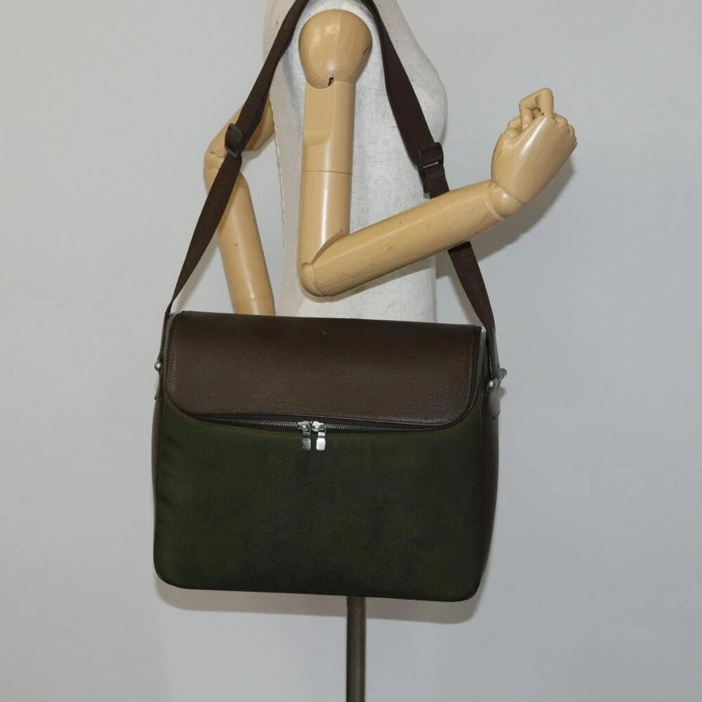 LOUIS VUITTON Taiga Thai Meal Shoulder Bag Khaki
